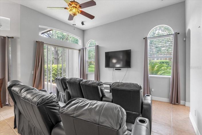 Image No.17-4 Bed House for sale