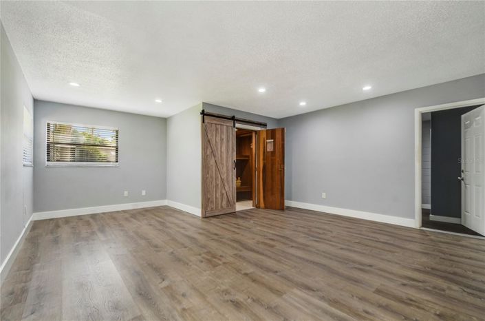 Image No.22-4 Bed House for sale