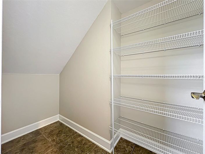 Image No.15-4 Bed House for sale