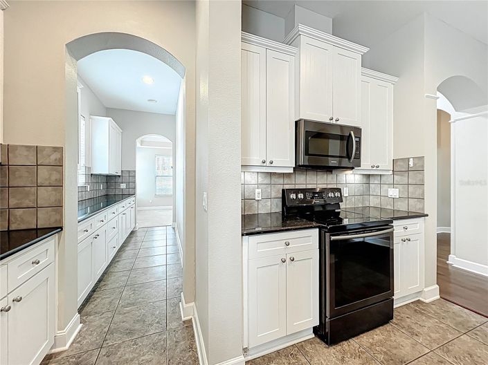 Image No.18-4 Bed House for sale