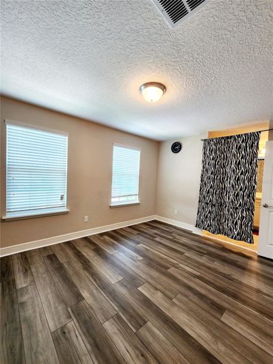 Image No.50-5 Bed House for sale