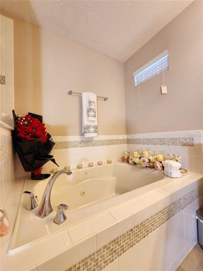 Image No.77-5 Bed House for sale