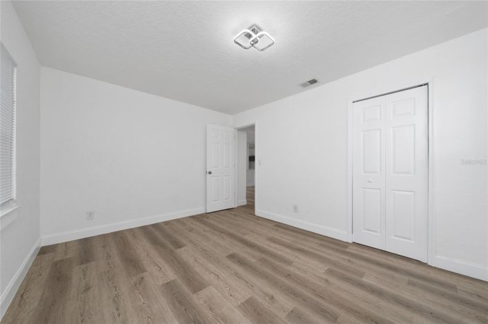 Image No.11-4 Bed House for sale