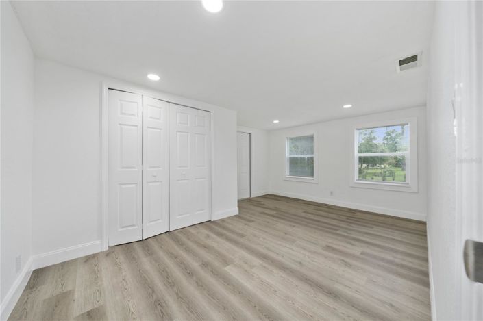 Image No.15-4 Bed House for sale