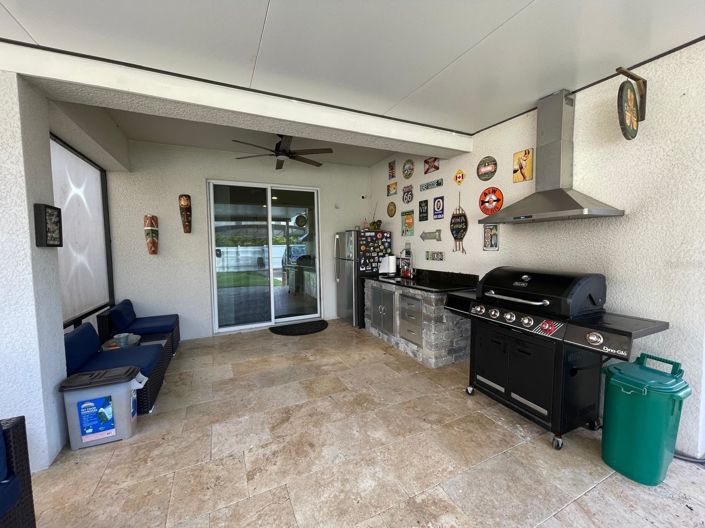 Image No.27-4 Bed House for sale