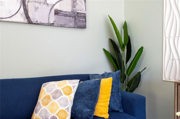 Image No.7-6 Bed House for sale