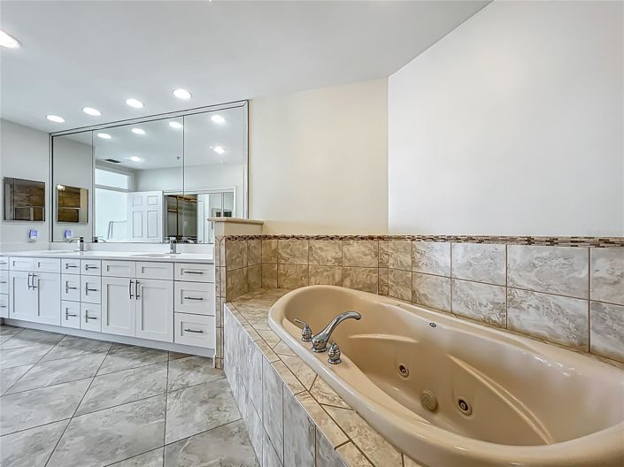 Image No.59-3 Bed Apartment for sale