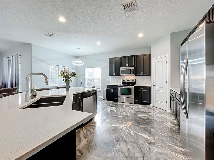 Image No.12-4 Bed House for sale