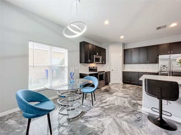 Image No.17-4 Bed House for sale