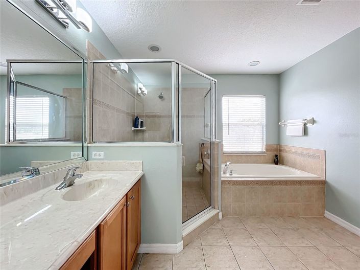 Image No.27-4 Bed House for sale