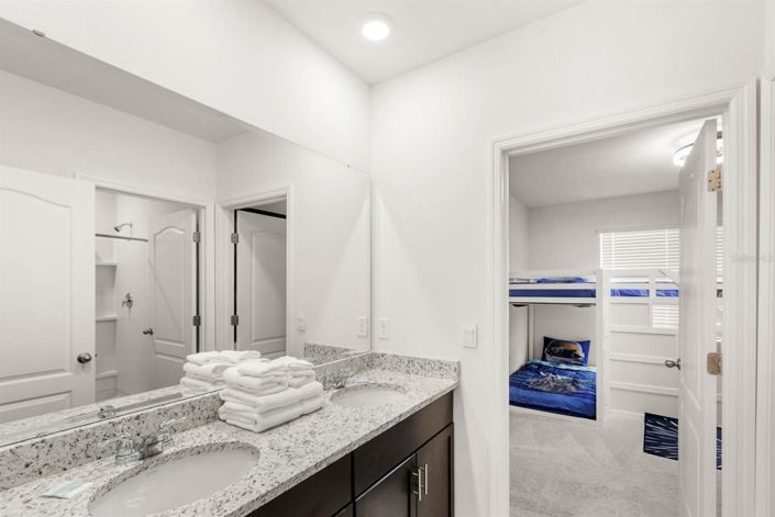 Image No.19-7 Bed House for sale