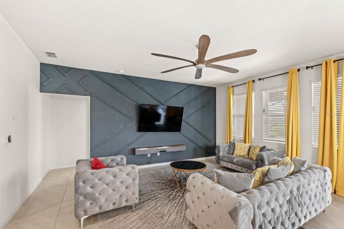 Image No.7-7 Bed House for sale