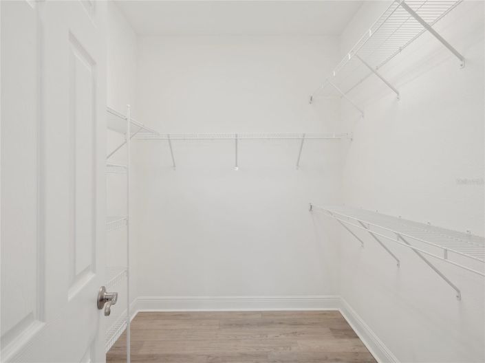 Image No.22-4 Bed House for sale