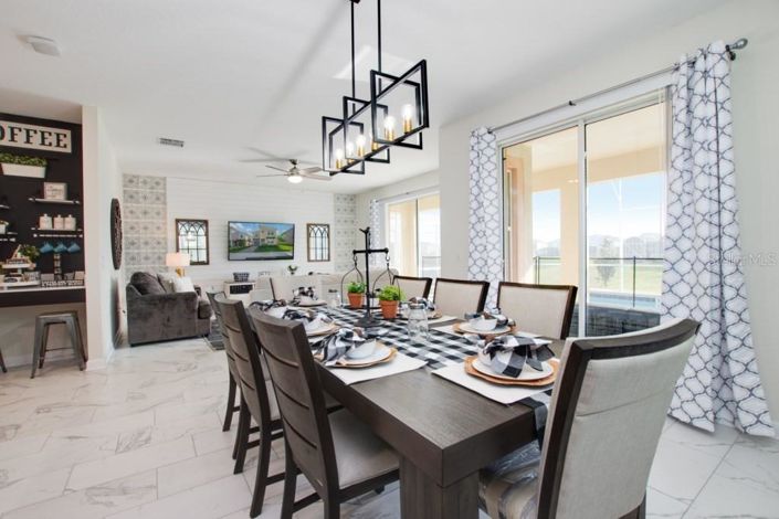 Image No.8-6 Bed House for sale