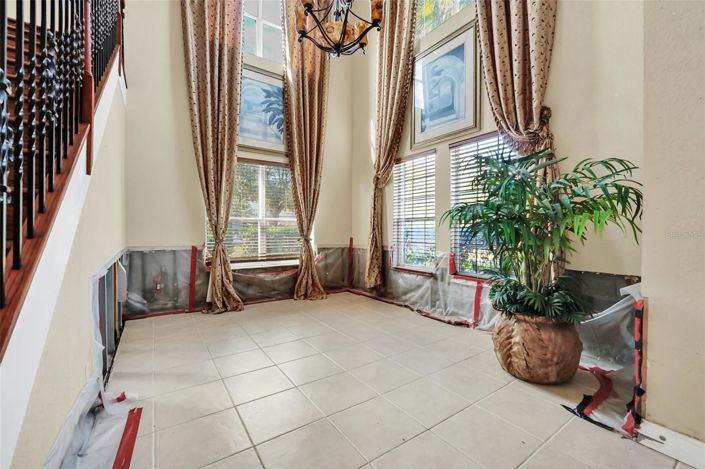 Image No.3-5 Bed House for sale