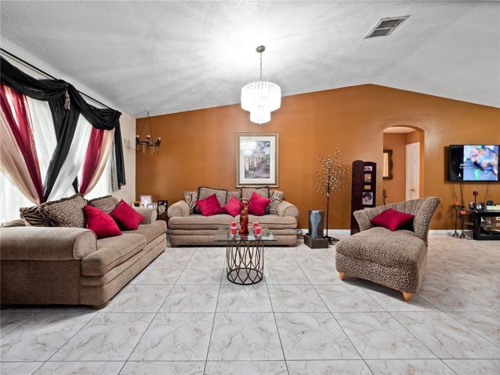 Image No.7-3 Bed House for sale