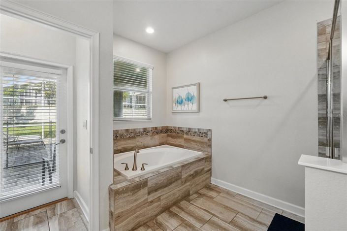 Image No.24-8 Bed House for sale