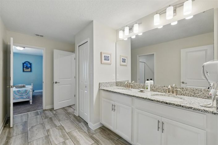 Image No.34-8 Bed House for sale