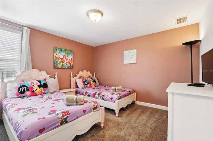 Image No.36-8 Bed House for sale