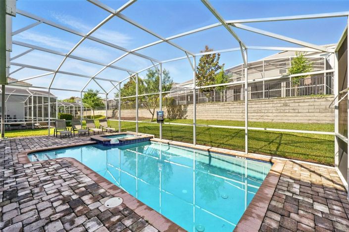 Image No.52-8 Bed House for sale