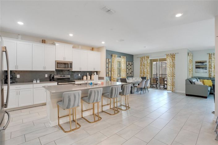 Image No.12-6 Bed House for sale