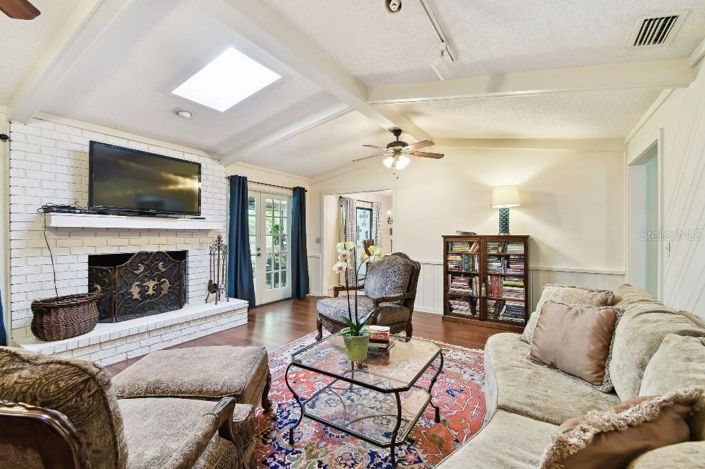 Image No.13-3 Bed House for sale