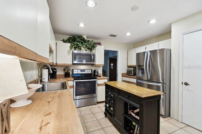 Image No.19-3 Bed House for sale