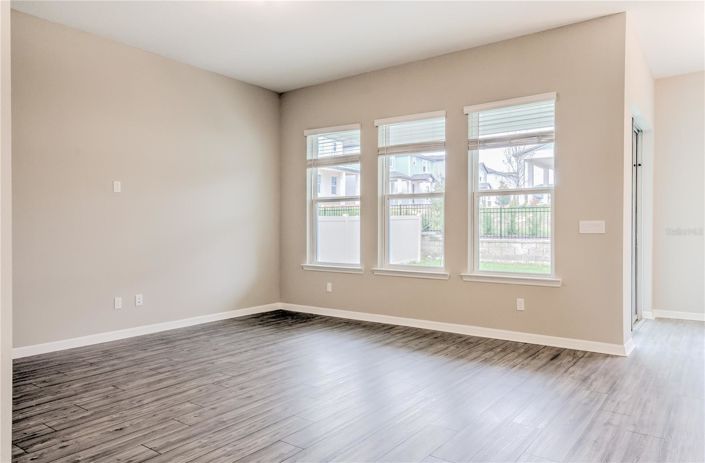 Image No.21-4 Bed House for sale