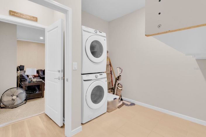 Image No.30-5 Bed House for sale