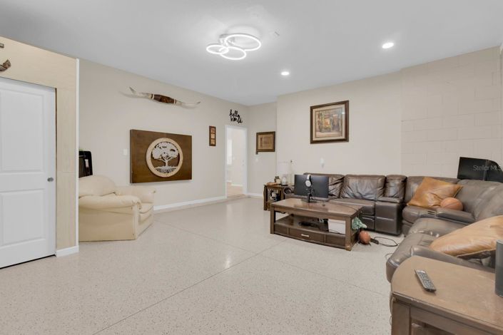 Image No.48-5 Bed House for sale