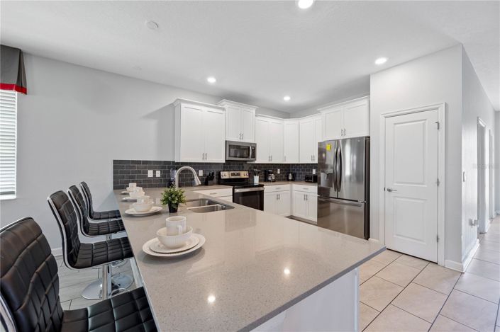 Image No.7-9 Bed House for sale