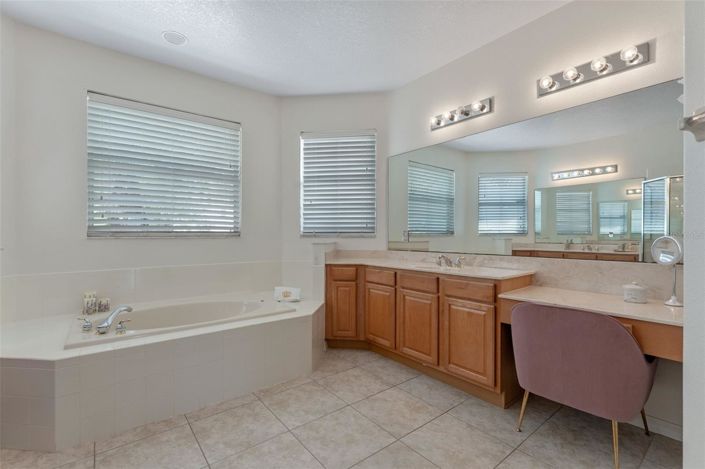 Image No.21-5 Bed House for sale