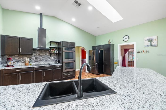 Image No.21-5 Bed House for sale