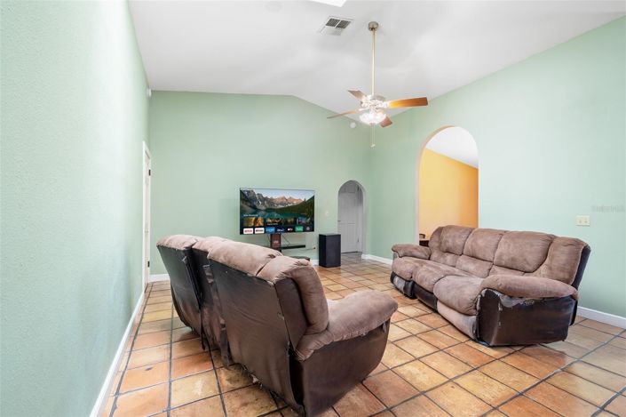 Image No.22-5 Bed House for sale