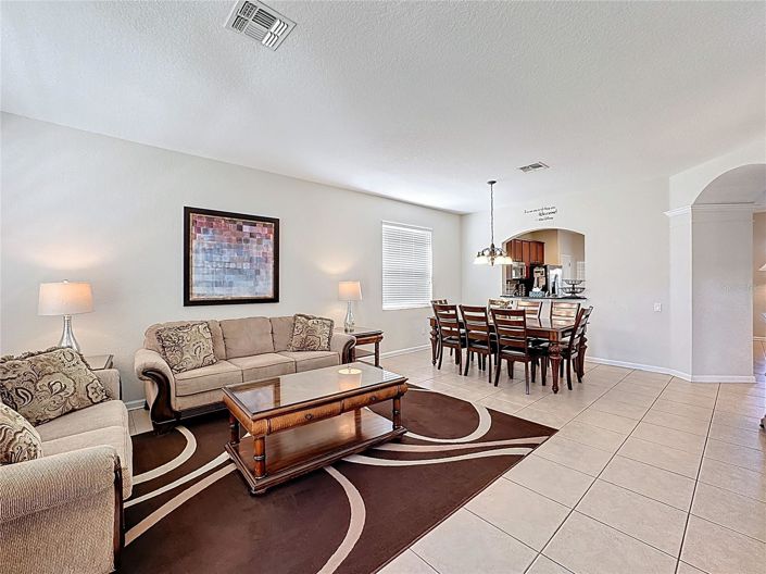 Image No.3-6 Bed House for sale