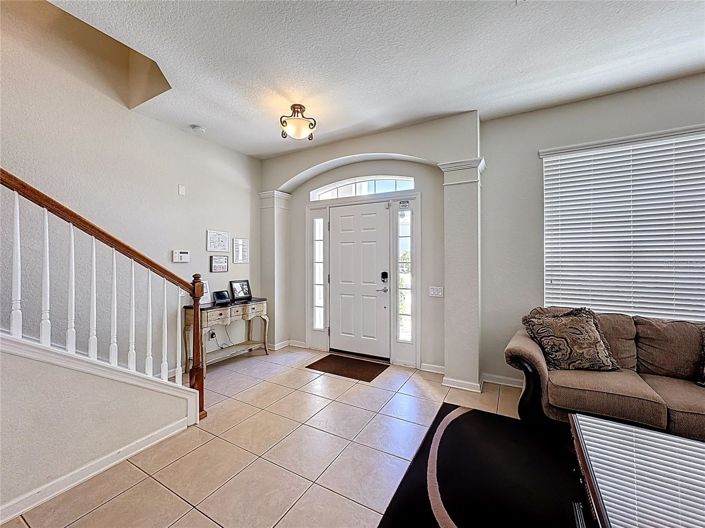 Image No.5-6 Bed House for sale