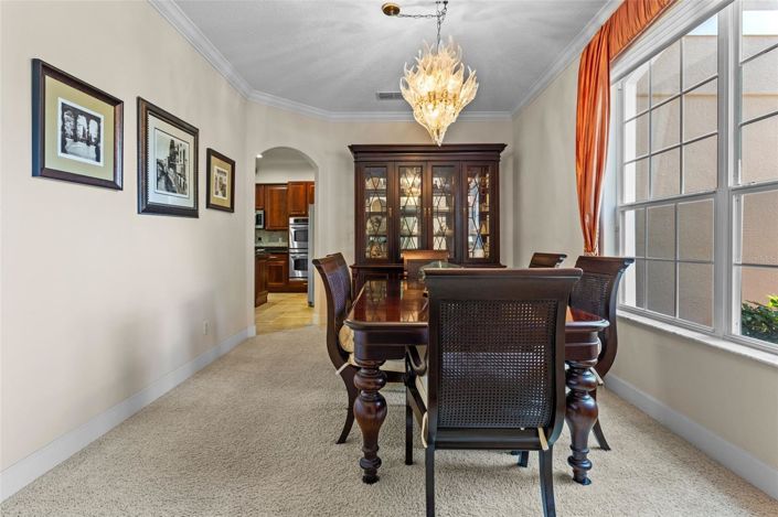 Image No.8-6 Bed House for sale