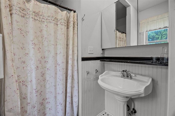 Image No.15-4 Bed House for sale