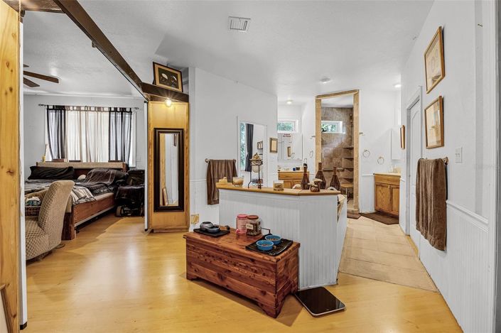 Image No.18-4 Bed House for sale