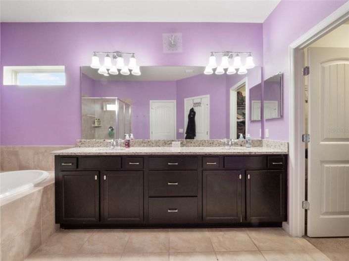 Image No.25-6 Bed House for sale