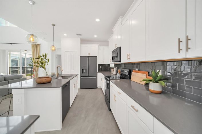 Image No.11-5 Bed House for sale