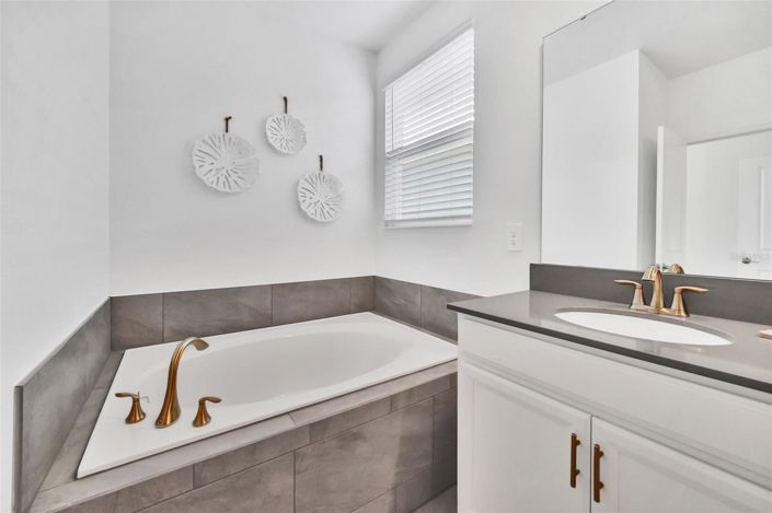 Image No.29-5 Bed House for sale