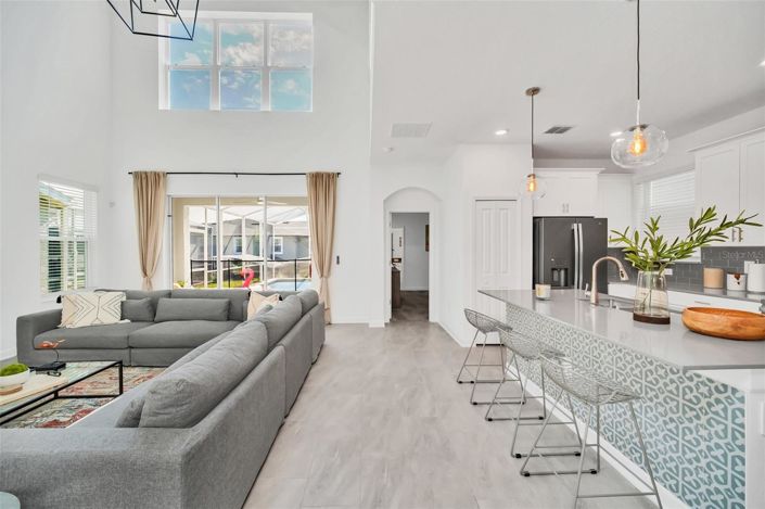 Image No.6-5 Bed House for sale