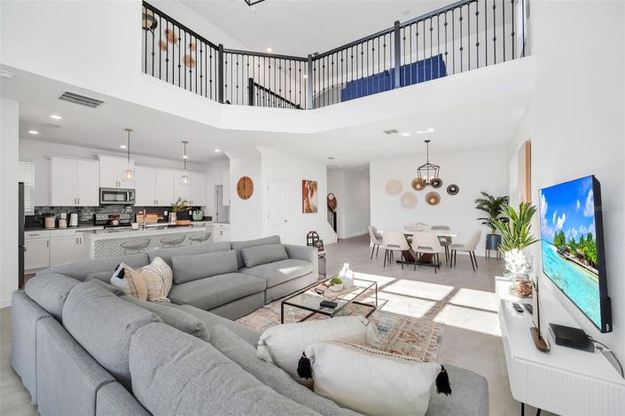 Image No.8-5 Bed House for sale