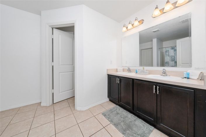 Image No.26-7 Bed House for sale