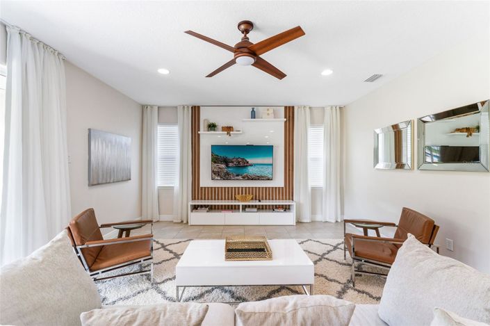 Image No.6-5 Bed House for sale