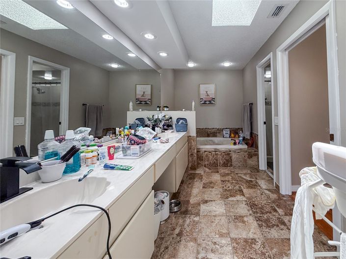 Image No.14-4 Bed House for sale