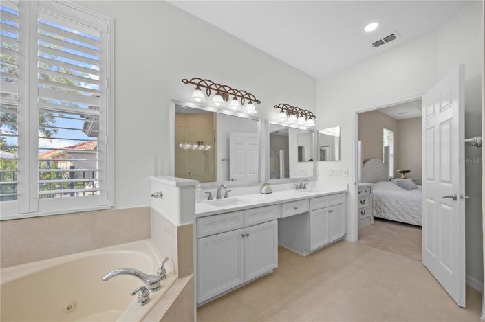 Image No.16-4 Bed House for sale