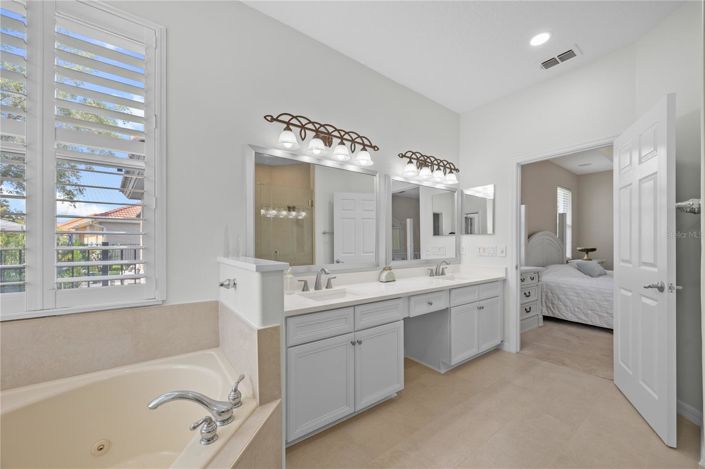 Image No.2-4 Bed House for sale