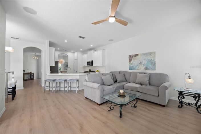 Image No.8-4 Bed House for sale